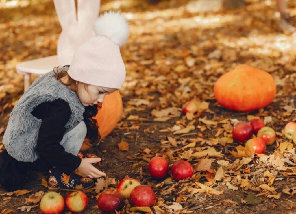 Swinging Apples 